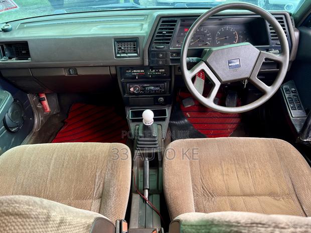 Nissan Sunny 1995 Blue