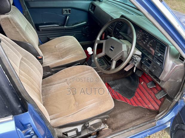Nissan Sunny 1995 Blue