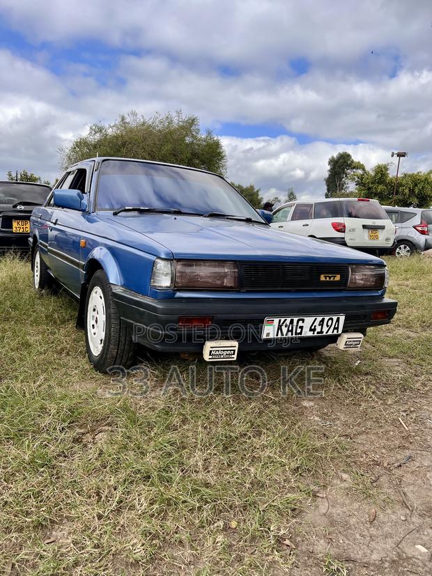 Nissan Sunny 1995 Blue