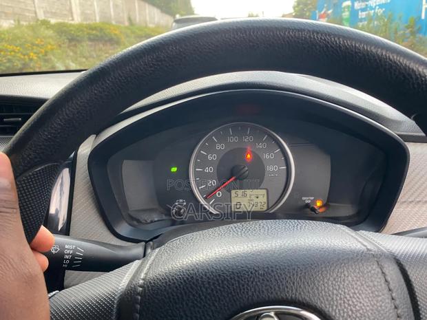 Toyota Axio 2014 Silver