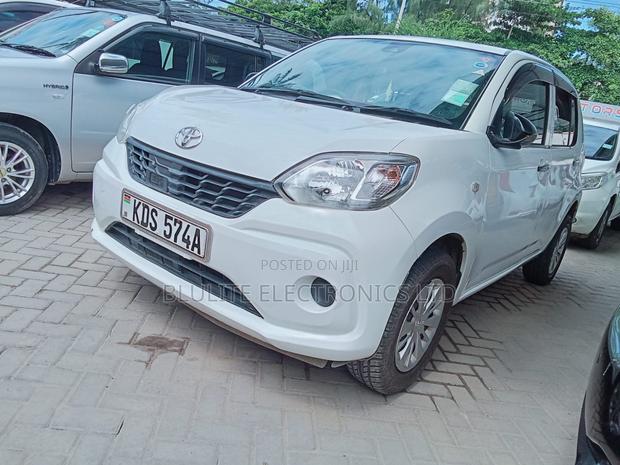 Toyota Passo 2017 White
