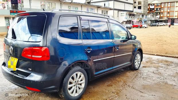Volkswagen Touran 2013 Black
