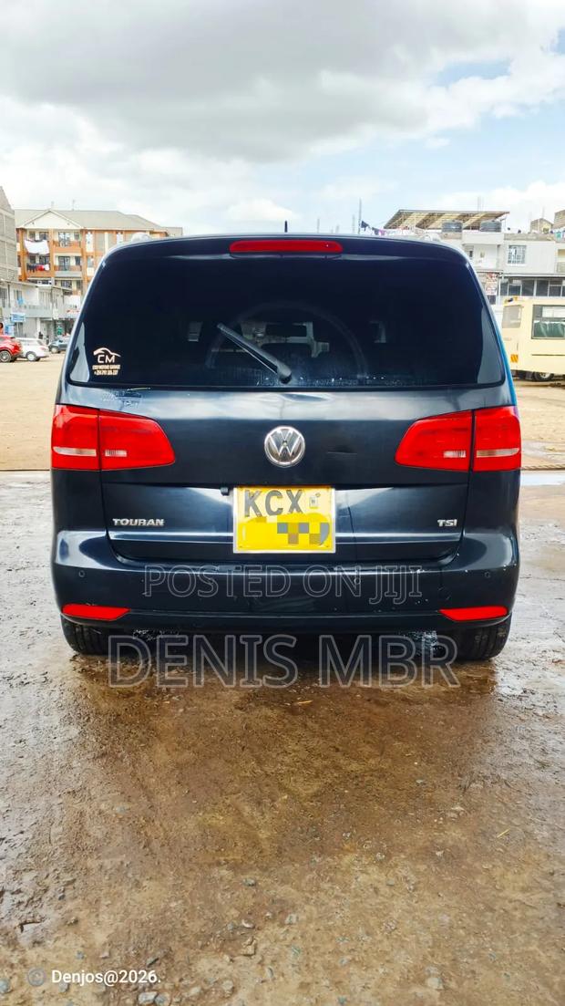 Volkswagen Touran 2013 Black