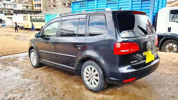 Volkswagen Touran 2013 Black