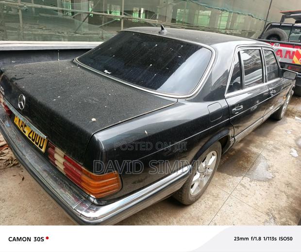 Mercedes-Benz 300E 1989 Black