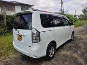 Toyota Voxy 2012 White for sale