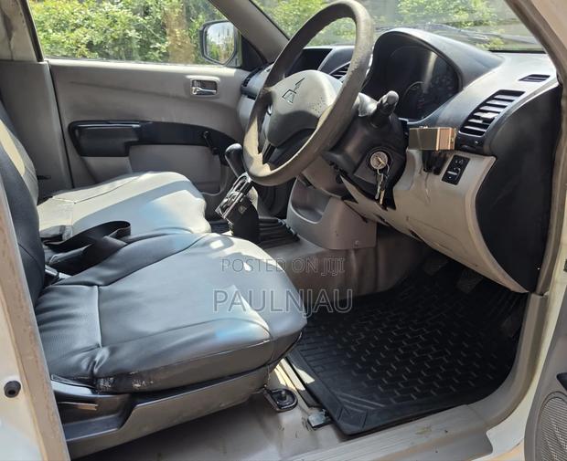 Mitsubishi L200 2009