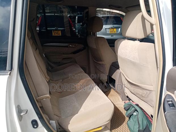 Toyota Land Cruiser Prado 2004 White