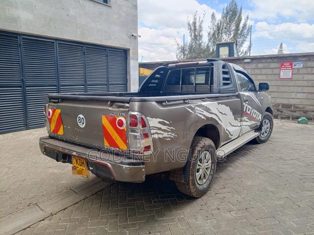 Toyota Hilux 2015 Gray