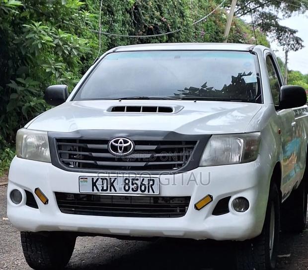 Toyota Hilux 2015 White