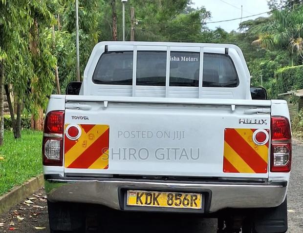 Toyota Hilux 2015 White