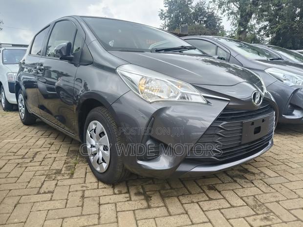 Toyota Vitz 1.0 FWD 5dr 2019 Gray