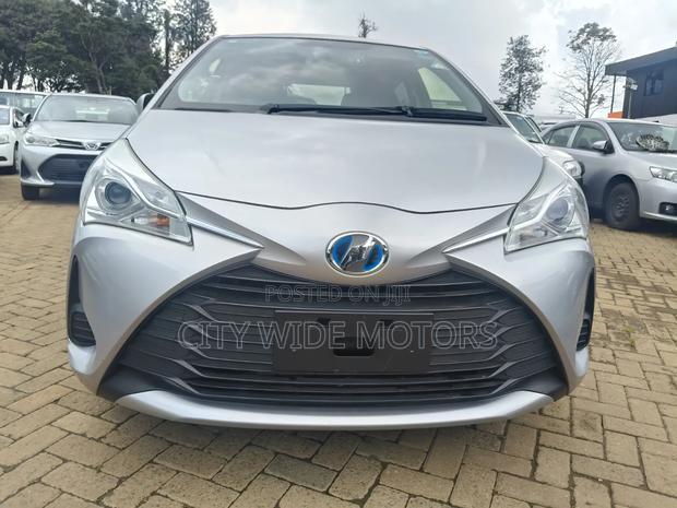Toyota Vitz 1.5 FWD Hybrid 5dr 2018 Silver