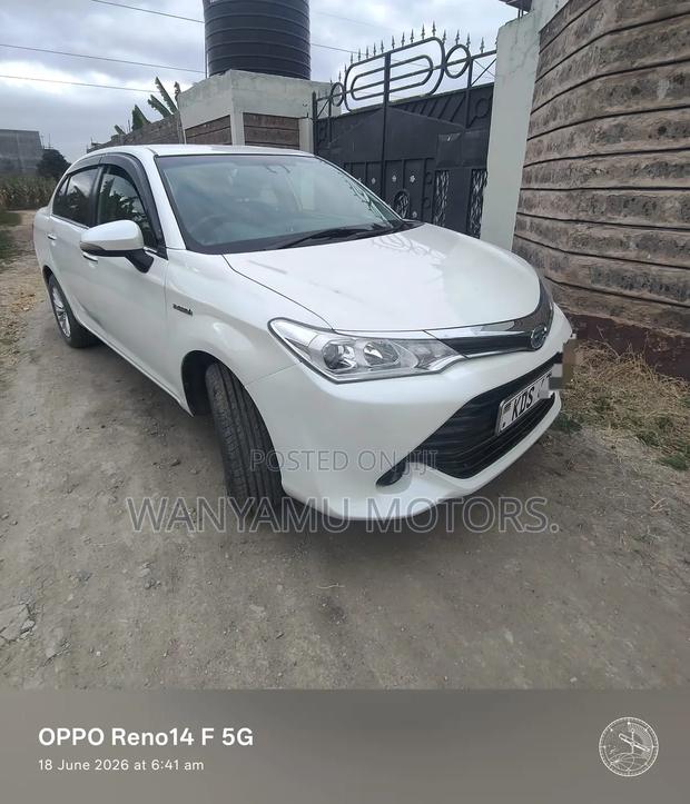 Toyota Sienta 2017 White