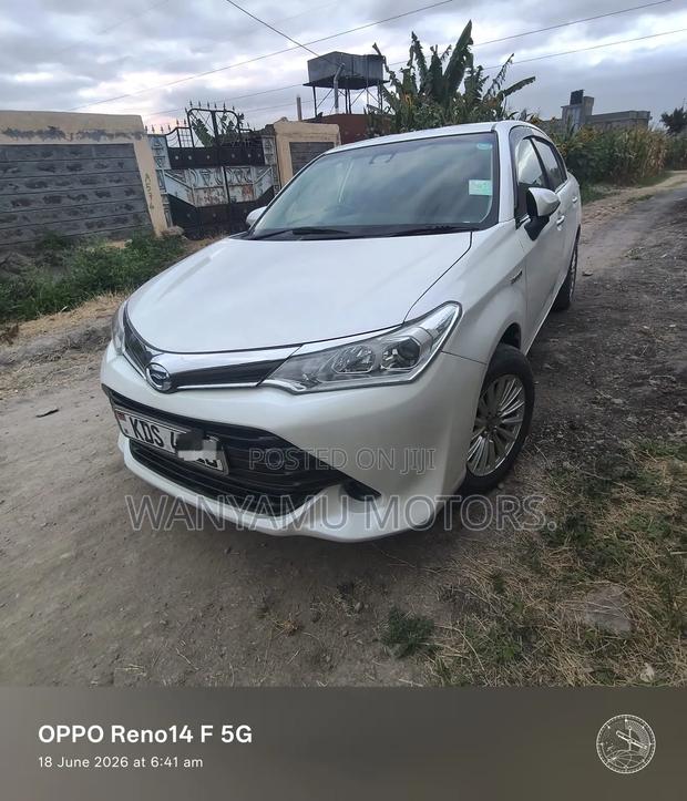 Toyota Sienta 2017 White