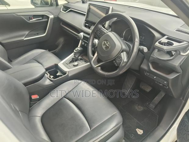Toyota RAV4 Limited AWD 2019 White
