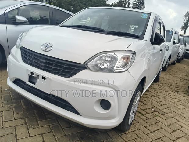 Toyota Passo 2018 White
