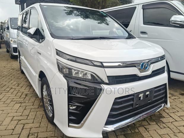 Toyota Voxy 2019 White
