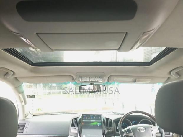 Toyota Land Cruiser 2012 Silver