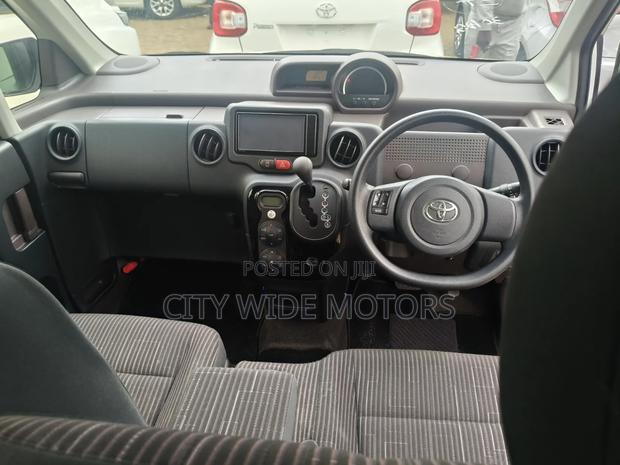 Toyota Porte 2019 White