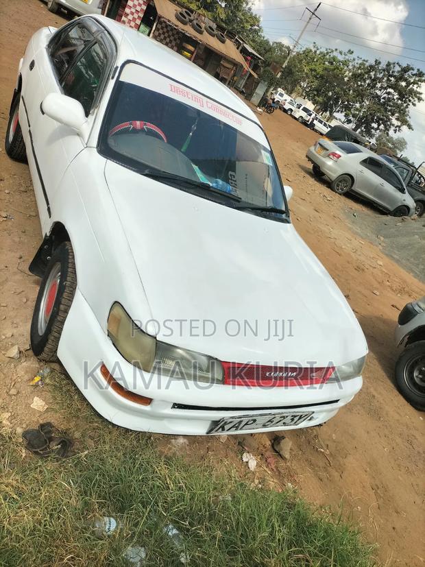 Toyota Corolla 1999 White
