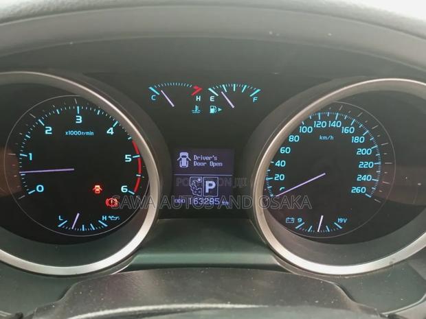 Toyota Land Cruiser 2012 Silver