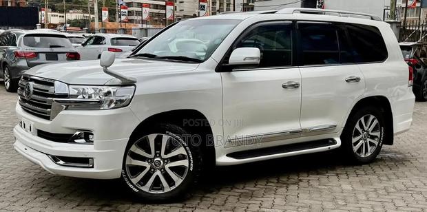 Toyota Land Cruiser 2019 White