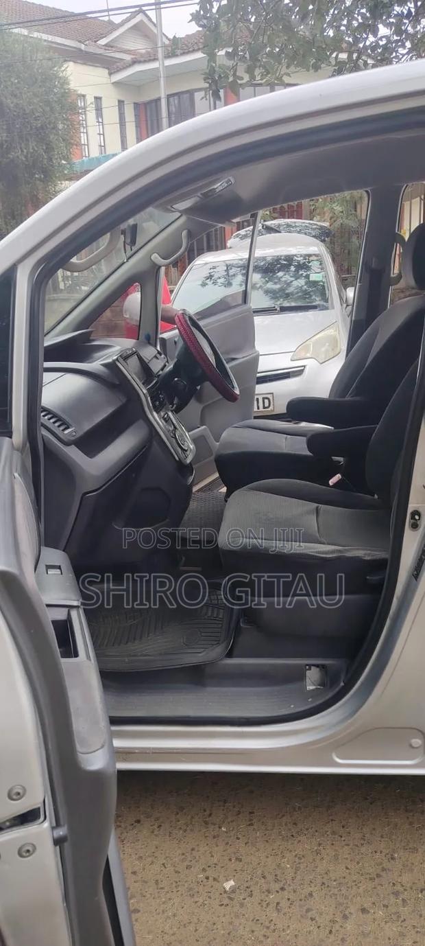 Toyota Noah 2008 Silver