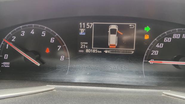 Toyota Sienta 2019 Yellow