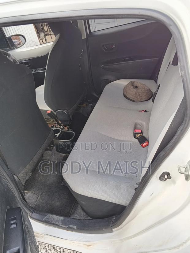 Toyota Vitz 2014 White