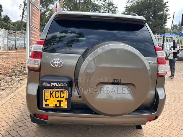 Toyota Land Cruiser Prado 2014 Brown