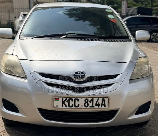 Toyota Belta 2008 Silver