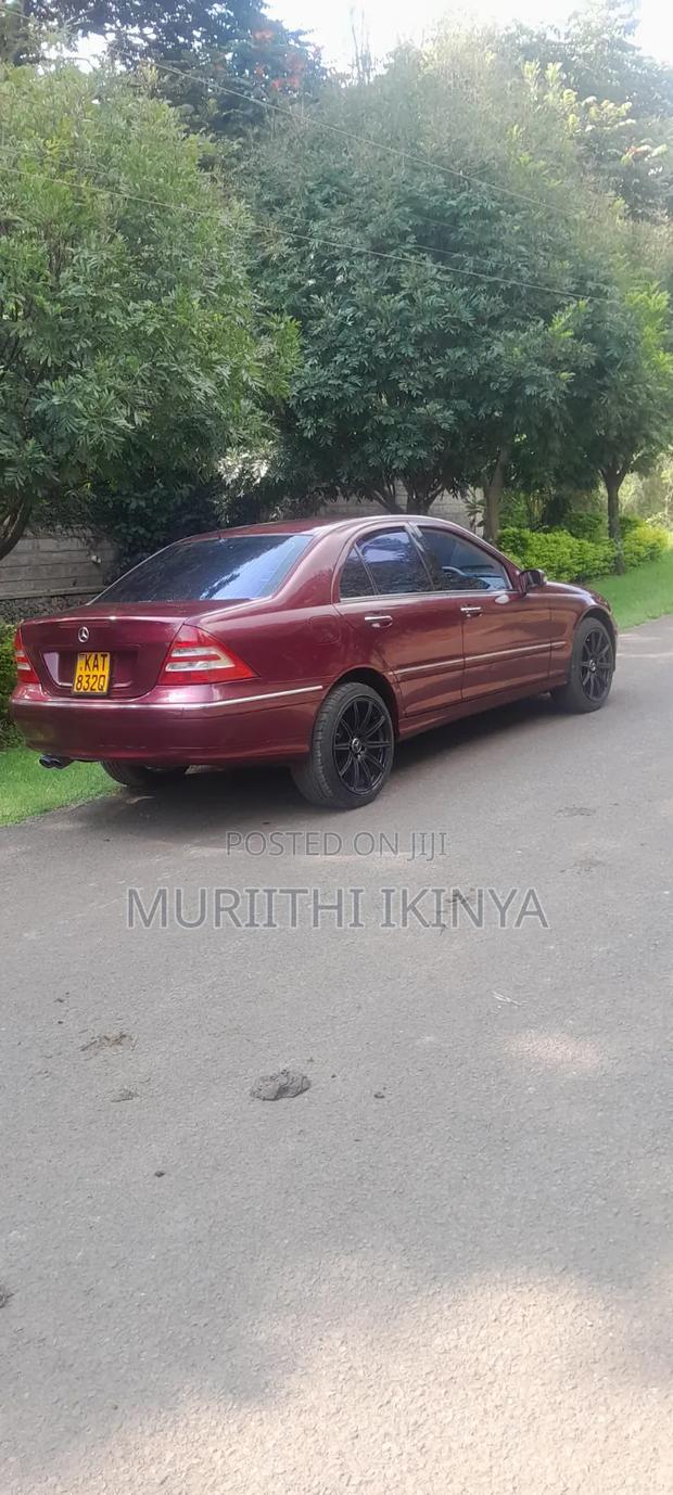 Mercedes-Benz E200 2004 Maroon