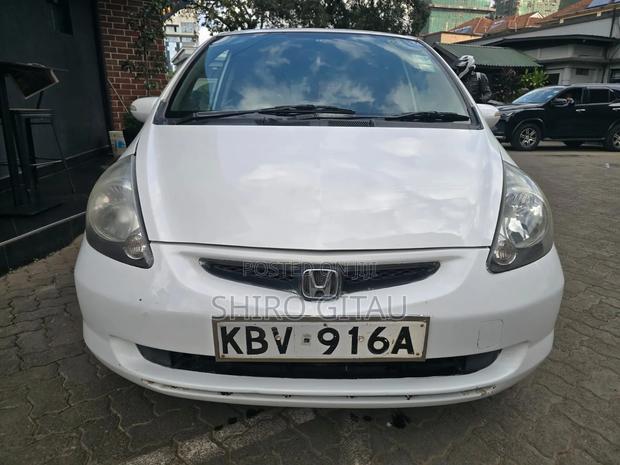 Honda Fit Aria 2005 White
