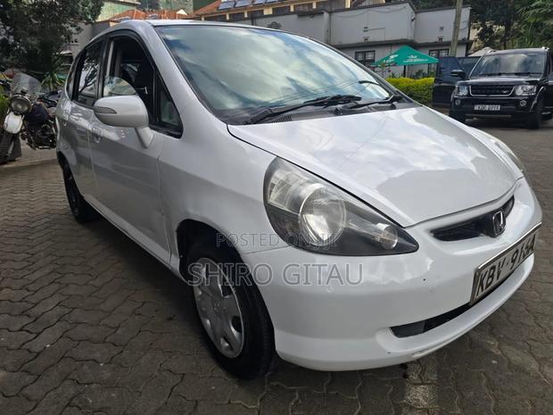 Honda Fit Aria 2005 White