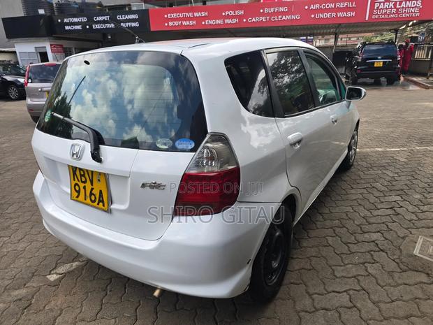 Honda Fit Aria 2005 White