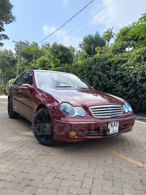 Mercedes-Benz C200 2004 Maroon