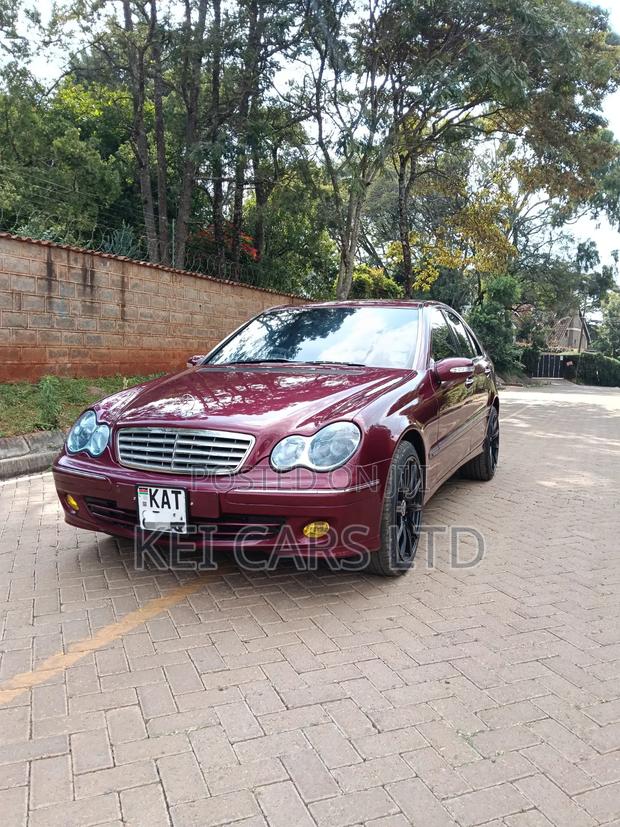 Mercedes-Benz C200 2004 Maroon