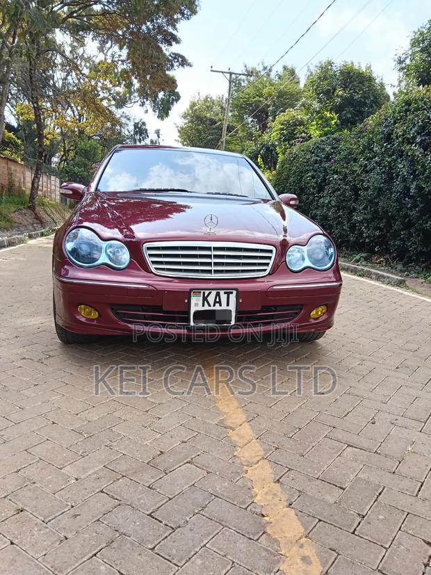 Mercedes-Benz C200 2004 Maroon