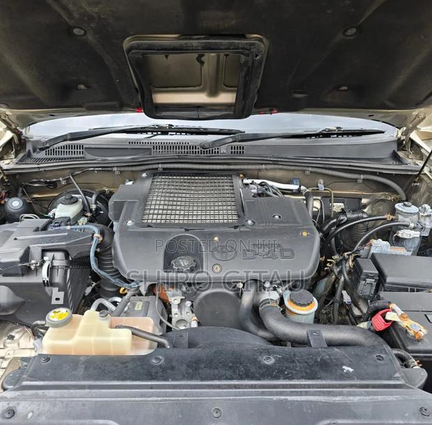 Toyota Land Cruiser Prado 2005 Silver