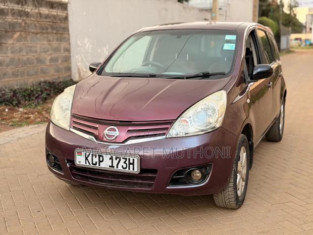 Nissan Note 2011 Maroon