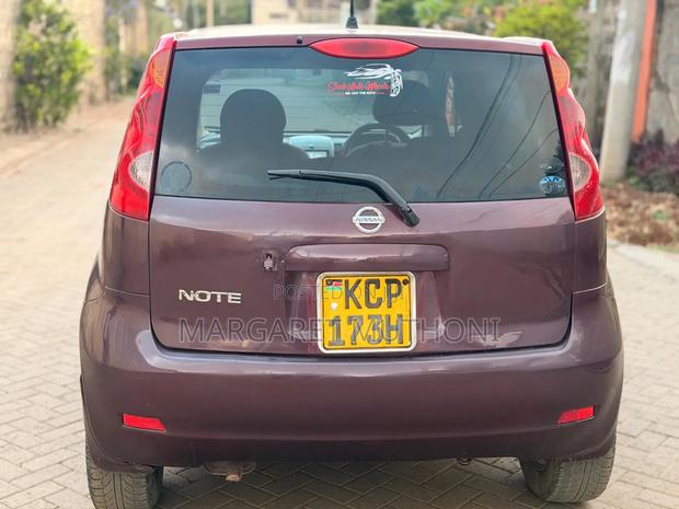 Nissan Note 2011 Maroon