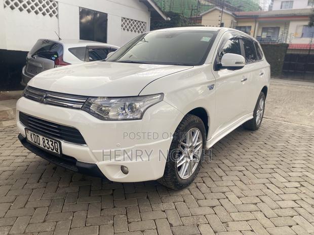 Mitsubishi Outlander 2014 Pearl