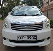Toyota Noah 2012 White for sale