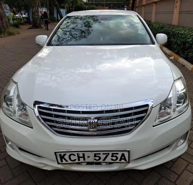 Toyota Crown 2009 White