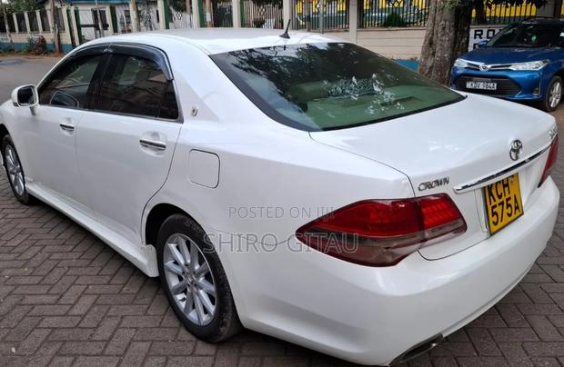 Toyota Crown 2009 White