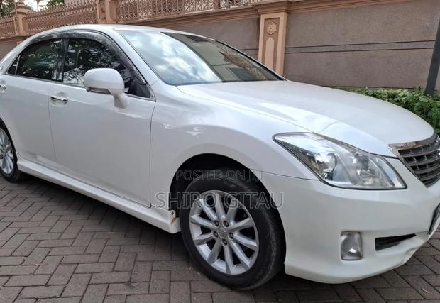 Toyota Crown 2009 White