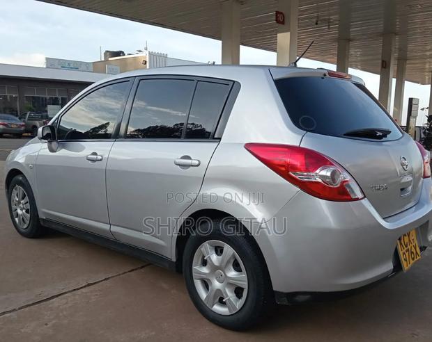 Nissan Tiida 2012 Silver