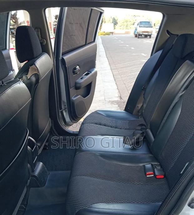 Nissan Tiida 2012 Silver