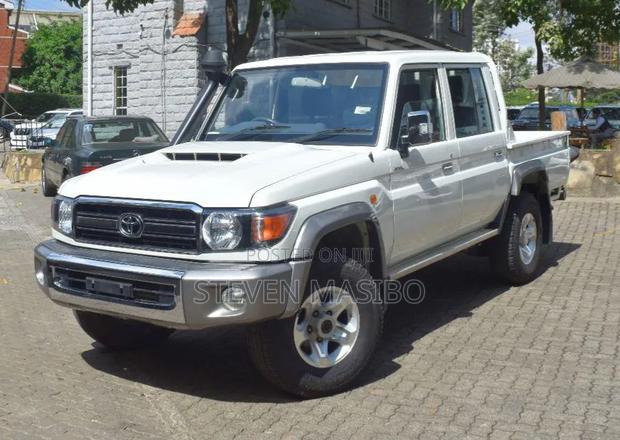 Toyota Land Cruiser 2018 White